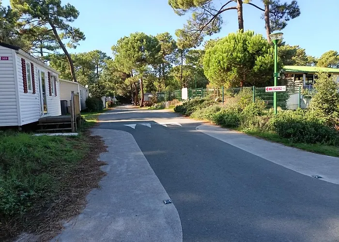 Camping Les Mathes INESS 137 Camping BONNE ANSE 4 étoiles *