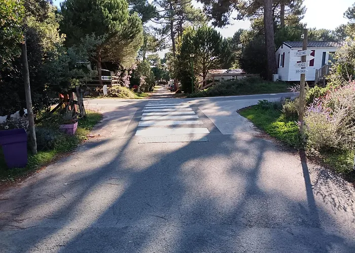 Les Mathes INESS 137 Camping BONNE ANSE 4 étoiles Camping *